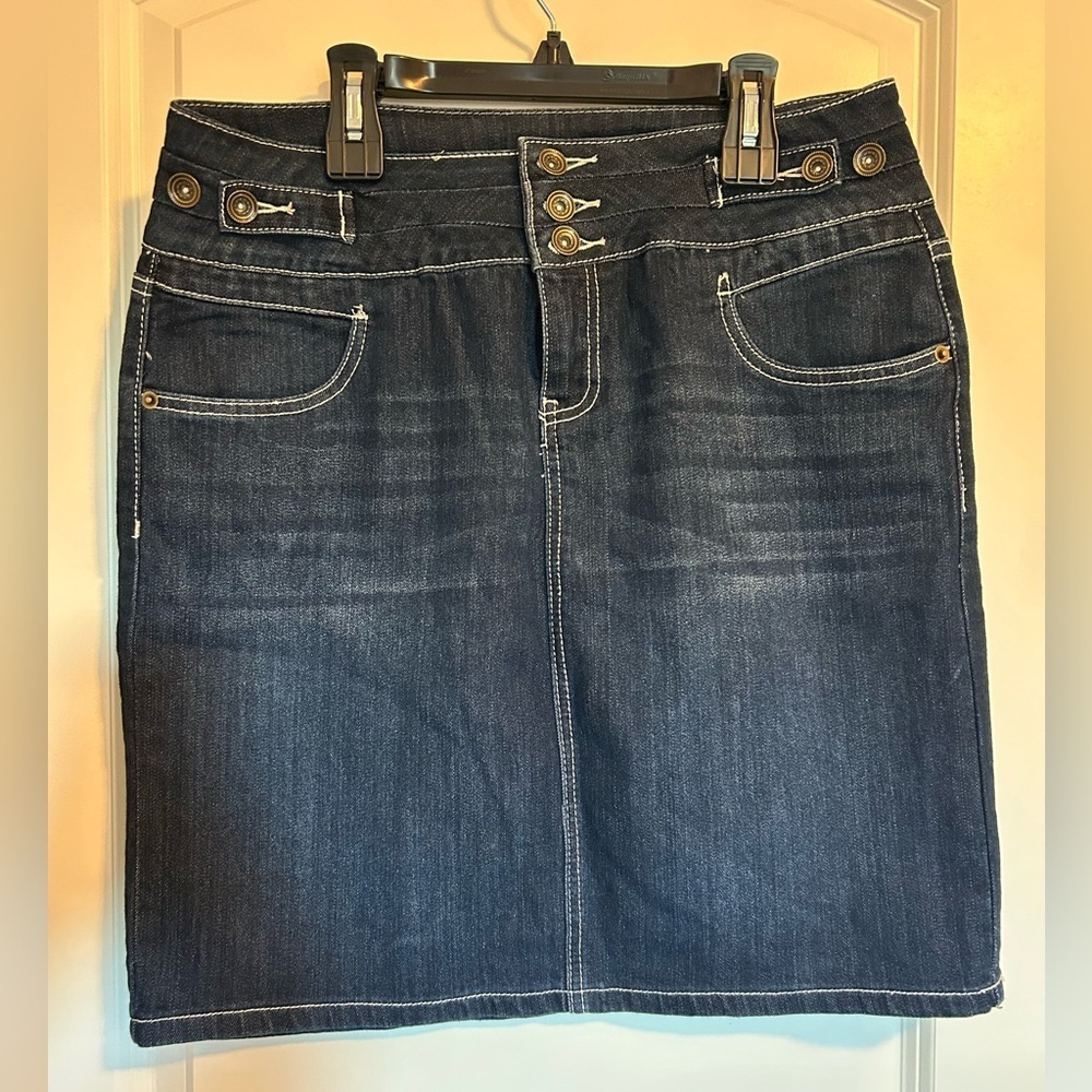 Baccini Womans denim skirt